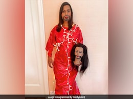 Mindy Kaling Tried To Recreate Jared Leto's 2019 Met Gala Look. The Actor's Reaction Mindy Kaling Tried To Recreate Jared Leto's 2019 Met Gala Look. The Actor's Reaction