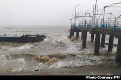 Top News Of The Day: Cyclone Amphan Slams Into Bengal, Lakhs Evacuated Top News Of The Day: Cyclone Amphan Slams Into Bengal, Lakhs Evacuated