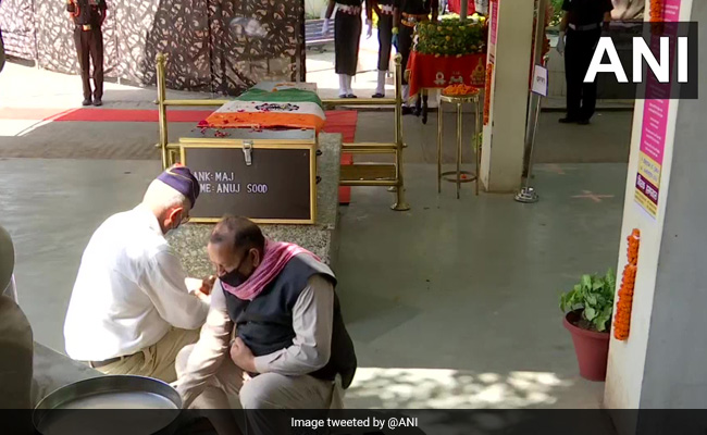 Major Anuj Sood Killed In Action In Jammu And Kashmir's Handwara Cremated