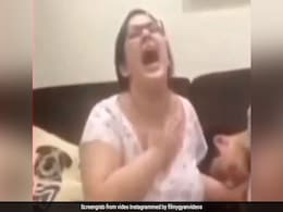 इब्राहिम की हालत देख खुद को रोक नहीं पाईं सारा अली खान, लगीं फूट-फूटकर रोने- देखें Video इब्राहिम की हालत देख खुद को रोक नहीं पाईं सारा अली खान, लगीं फूट-फूटकर रोने- देखें Video