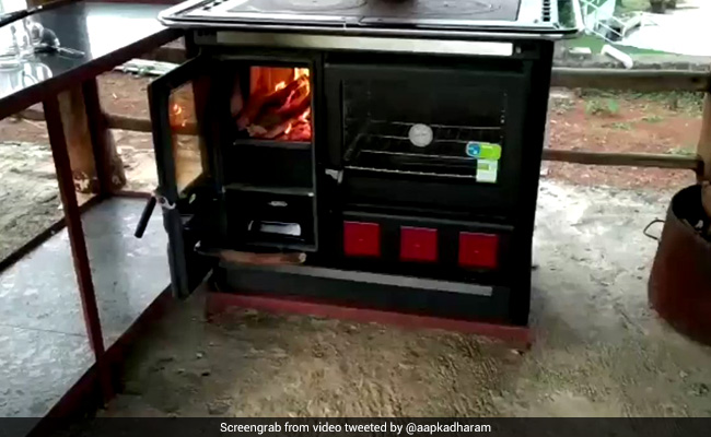 धर्मेंद्र ने खाना बनाने के लिए गैस की जगह किया लकड़ी के स्टोव का इस्तेमाल, बोले- इस पर बने खाने का अपनी ही...