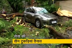 अम्फान से हुई तबाही से उबरने के लिए सेना ने बंगाल में शुरू किया राहत कार्य अम्फान से हुई तबाही से उबरने के लिए सेना ने बंगाल में शुरू किया राहत कार्य