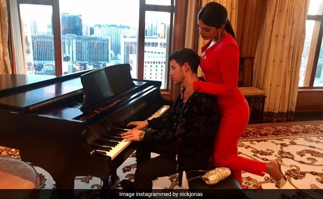 Priyanka Chopra's Piano Teacher Nick Jonas Reviews Her Progress