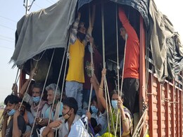 Lockdown: औरया हादसे के बाद जागा प्रशासन, ट्रकों पर बैठने वाले श्रमिकों को उतारा जा रहा Lockdown: औरया हादसे के बाद जागा प्रशासन, ट्रकों पर बैठने वाले श्रमिकों को उतारा जा रहा