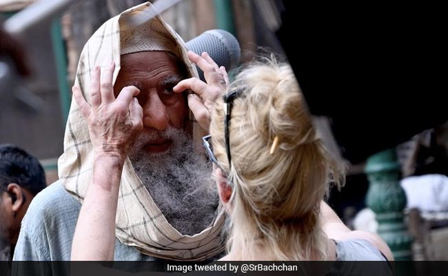 Amitabh Bachchan Shares A Fun Fact With BTS Pic From <i>Gulabo Sitabo</i>
