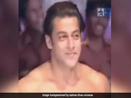 जब शो के दौरान सलमान खान ने उतारी थी टी-शर्ट, तालियों से गूंज उठा था माहौल, भाईजान के फैंस भी कहेंगे जबरदस्त जब शो के दौरान सलमान खान ने उतारी थी टी-शर्ट, तालियों से गूंज उठा था माहौल, भाईजान के फैंस भी कहेंगे जबरदस्त