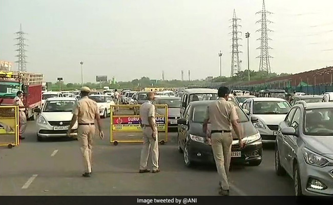 दिल्ली-हरियाणा बॉर्डर पर फिर लगा लंबा जाम, मजदूरों ने पुलिस पर लगाया ये आरोप