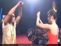 बॉलीवुड एक्ट्रेस सुनील ग्रोवर के साथ रोमांटिक गाने पर 'नागिन डांस' करती आईं नजर, थ्रोबैक Video हुआ वायरल बॉलीवुड एक्ट्रेस सुनील ग्रोवर के साथ रोमांटिक गाने पर 'नागिन डांस' करती आईं नजर, थ्रोबैक Video हुआ वायरल