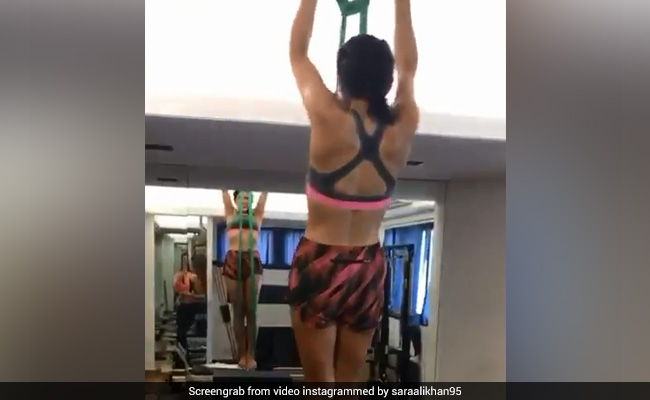 सारा अली खान का लॉकडाउन में जिम वीडियो हुआ वायरल, 29 लाख से ज्यादा बार देखा गया Video