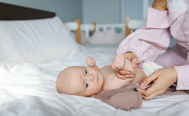 Baby Weight Chart: एक हेल्दी बेबी का वजन कितनी होना चाहिए? जानिए महीने के हिसाब से बच्चे का एवरेज वेट Baby Weight Chart: एक हेल्दी बेबी का वजन कितनी होना चाहिए? जानिए महीने के हिसाब से बच्चे का एवरेज वेट