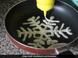 Indian Kitchen Tips: 5 Easy Ways To Clean Burnt Pans In Just A Few Minutes