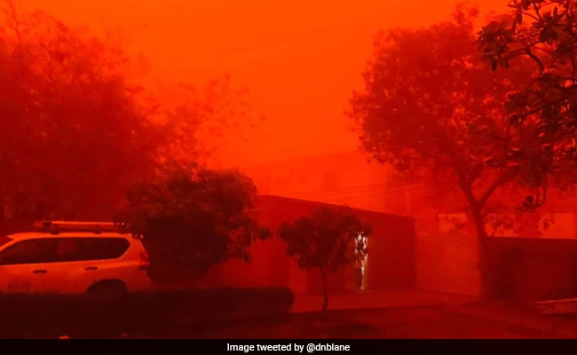 Massive Sandstorm Sweeps Over Niger Capital, Paints Sky Red In Dramatic Videos