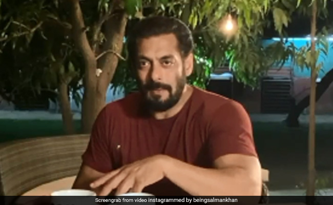 सलमान खान ने 60 दिनों के बाद मुंबई में पैरेंट्स से की मुलकात, फिर वापस फार्म हाउस लौट गए