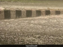 दिल्ली-एनसीआर में मौसम ने बदला मिजाज, आंधी के साथ बारिश, कुछ इलाकों में ओले भी गिरे दिल्ली-एनसीआर में मौसम ने बदला मिजाज, आंधी के साथ बारिश, कुछ इलाकों में ओले भी गिरे