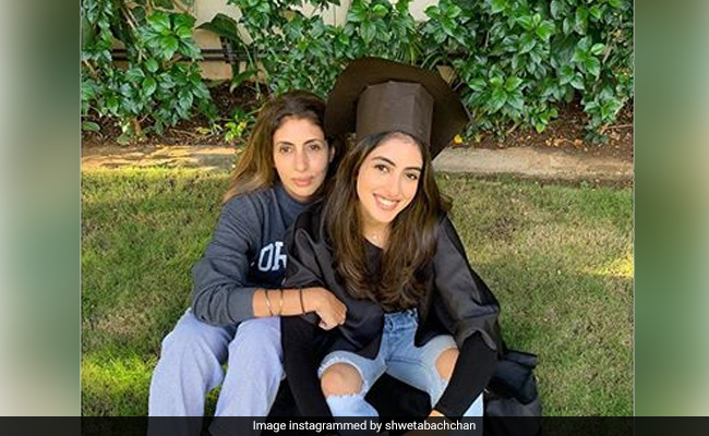 Shweta Bachchan Nanda Hosts A "DIY" Graduation Ceremony For Daughter Navya Naveli. See Pics
