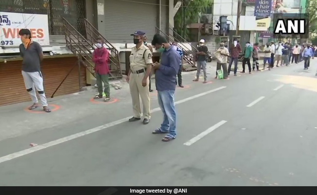 Owners Perform <i>Aarti</i> As Telangana Liquor Shops Open Amid Lockdown Relaxation