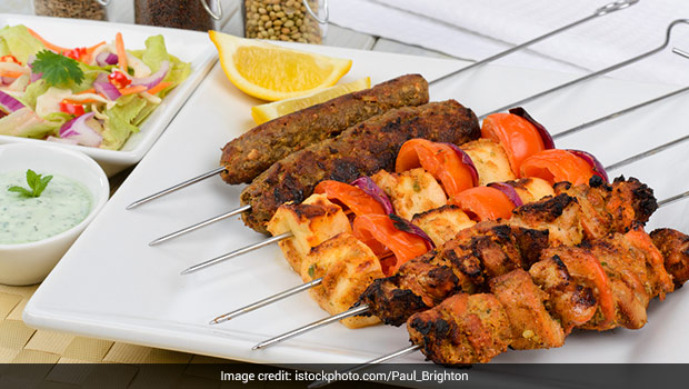 Watch: Try This Famous Rajasthani Gosht Ke Soole Recipe By Ummrao - Hotel Marriot Courtyard