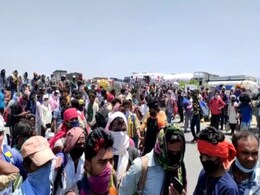 Lockdown: मजबूरी में रिक्शे से हजारों किलोमीटर के सफर पर निकल पड़े लोग Lockdown: मजबूरी में रिक्शे से हजारों किलोमीटर के सफर पर निकल पड़े लोग