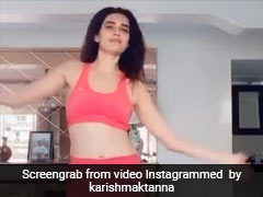 TV की 'नागिन' करिश्मा तन्ना ने जबरदस्त अंदाज में की मून वॉल्क, एक्ट्रेस के डांस Video ने मचाया धमाल TV की 'नागिन' करिश्मा तन्ना ने जबरदस्त अंदाज में की मून वॉल्क, एक्ट्रेस के डांस Video ने मचाया धमाल