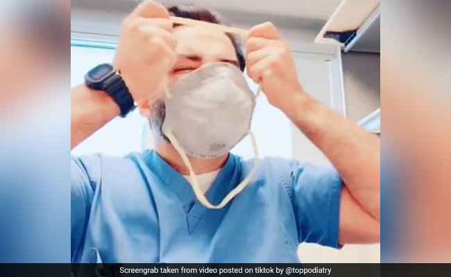 कोरोना से बचने के लिए डॉक्टर ने बताया N-95 मास्क पहनने का तरीका, 30 लाख बार देखा गया Video