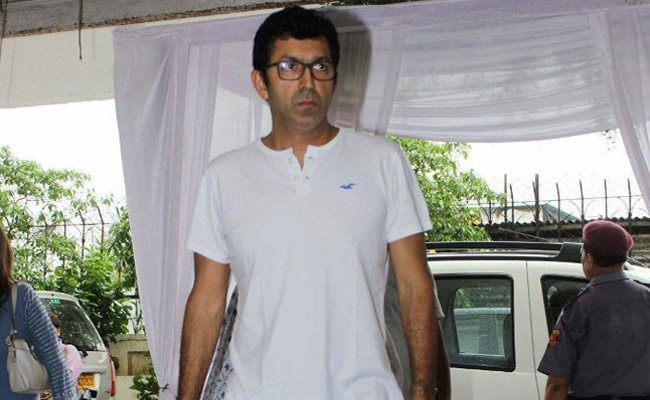 "This Is How Harsh COVID-19 Is," Writes Filmmaker Kunal Kohli After His Aunt Dies Of Coronavirus