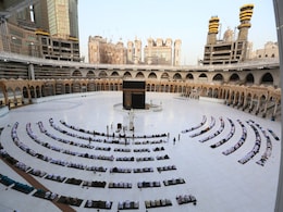 Social Distancing Measures Reimposed At Mecca's Grand Mosque Social Distancing Measures Reimposed At Mecca's Grand Mosque