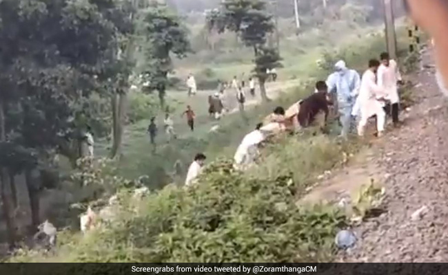 "Goodness For Goodness": Shramik Passengers Offered Food In Bihar. Watch