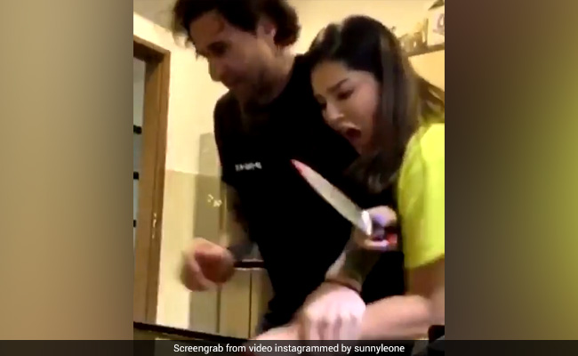 सनी लियोन की कटी उंगली तो पति डेनियल वीबर की हो गई हालत खराब, सोशल मीडिया पर वायरल हुआ Video