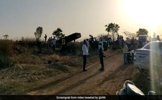 महाराष्ट्र : 15 मजदूरों के ऊपर से गुजरी मालगाड़ी, रेलवे पटरियों के सहारे-सहारे जा रहे थे अपने घर