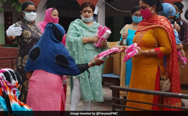 COVID-19: Mahila Congress To Distribute 25 Lakh Sanitary Pads To Women In Need