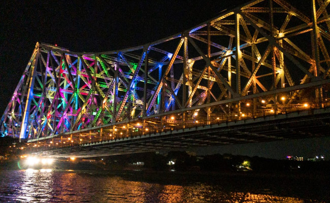 Adorned With Lights, Sound Show, Howrah Bridge Honours Coronavirus Warriors