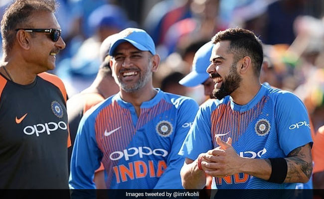 कोच रवि शास्त्री को बर्थडे पर क्रिकेटरों ने यूं किया विश, कोहली ने कहा, आप बहादुर हो..