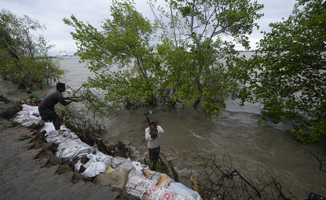 Bangladesh Reports First Death Due To Cyclone Amphan