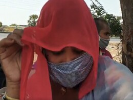 मुंबई: कोरोना महामारी के चलते पैदल गांव लौट रहे मजदूर, इसमें गर्भवती महिला-बच्चे शामिल, कई के पास तो खाना भी नहीं.. मुंबई: कोरोना महामारी के चलते पैदल गांव लौट रहे मजदूर, इसमें गर्भवती महिला-बच्चे शामिल, कई के पास तो खाना भी नहीं..
