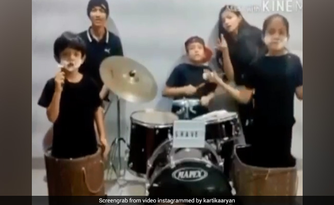 कार्तिक आर्यन की दाढ़ी बढ़ने पर बच्चों ने बना डाला सॉन्ग, बोले- मुंह साधू जैसा हो गया, की करिये... देखें वायरल Video