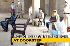 Police Delivers Pension At Doorstep In Punjab Amid Lockdown Police Delivers Pension At Doorstep In Punjab Amid Lockdown