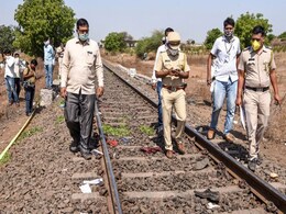 पश्चिम बंगाल में 20 मजदूर बाल-बाल बचे, तुरंत ब्रेक न लगता तो औरंगाबाद जैसी घटना हो जाती पश्चिम बंगाल में 20 मजदूर बाल-बाल बचे, तुरंत ब्रेक न लगता तो औरंगाबाद जैसी घटना हो जाती