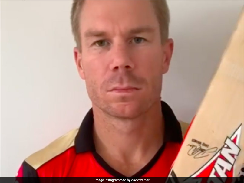 David Warner Passes On "Magic Bat" To Kevin Pietersen And Aakash Chopra In Amusing Video