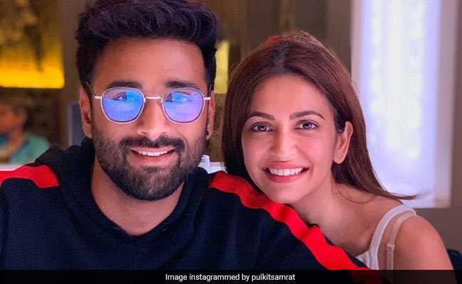 How Kriti Kharbanda Is Benefiting From Pulkit Samrat's "Form Of Meditation" In Lockdown