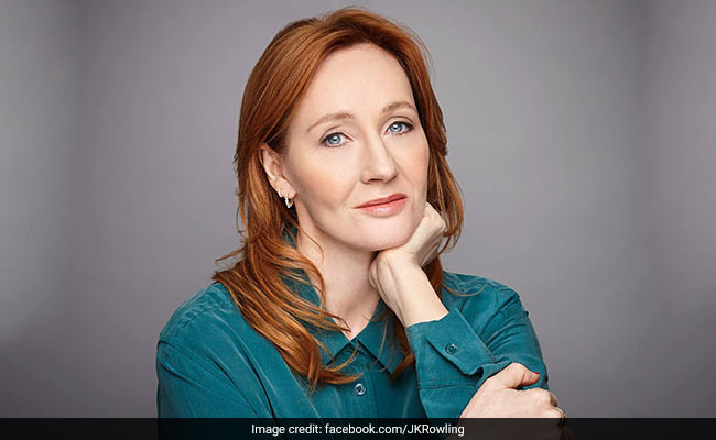 Here's Why JK Rowling Is Attacking <i>Harry Potter</i> Stars Emma Watson And Daniel Radcliffe