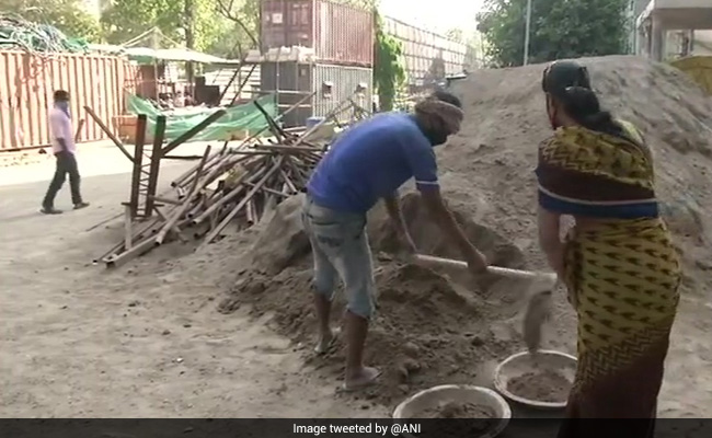 Coronavirus Lockdown: After Government Nod, Construction Work Resumes In Delhi