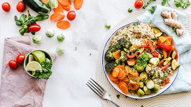 Protein To Carbs: Wellness Coach Shares What Women Should Eat After 40