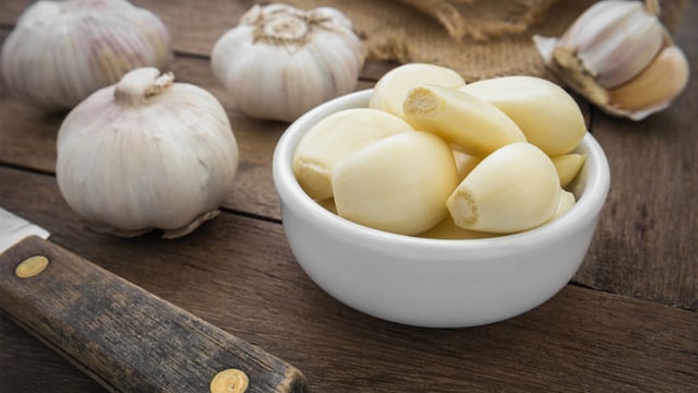 Garlic is loaded with anti-bacterial properties