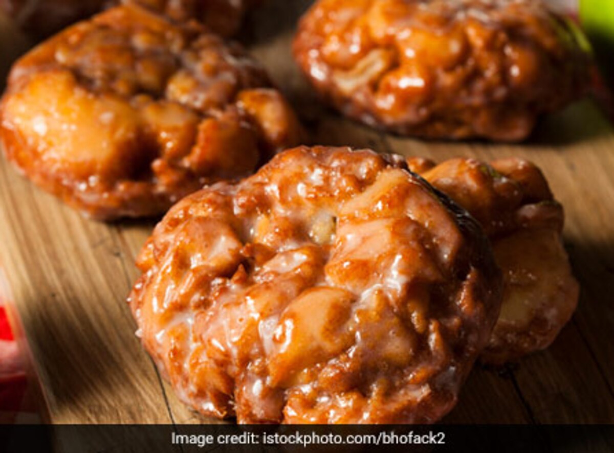 Looking For A Quick Dessert? These Apple Fritters Are A Drool ...