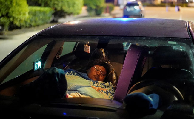 US Woman Living In Her Car Brings Sandwiches, Love To Homeless