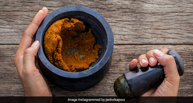 This Homemade Turmeric Paste Is Ideal For Preparing Golden Milk, Smoothie And More