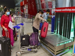 कोरोना के नए स्ट्रेन सामने आने के बाद विदेश से आने वाले यात्रियों के लिए नई SOP, 22 फरवरी की रात 12 बजे से लागू कोरोना के नए स्ट्रेन सामने आने के बाद विदेश से आने वाले यात्रियों के लिए नई SOP, 22 फरवरी की रात 12 बजे से लागू