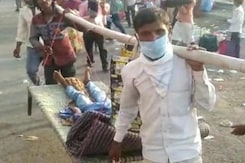 Injured Child On Make-Shift Stretcher, Migrant Family's 1300-km Walk Home Injured Child On Make-Shift Stretcher, Migrant Family's 1300-km Walk Home