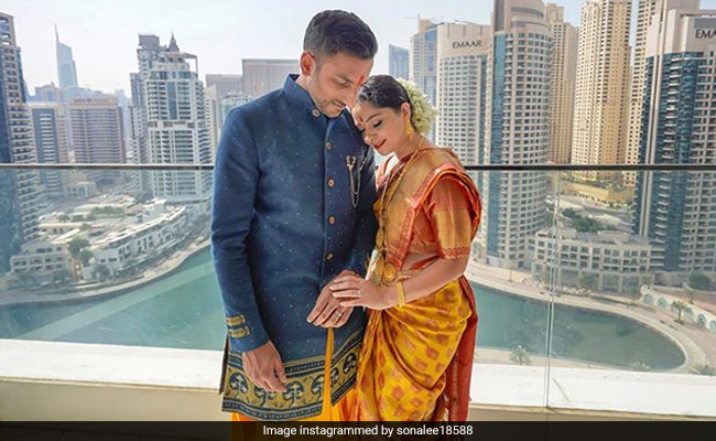 Trending: Pics From Sonalee Kulkarni And Kunal Benodekar's Engagement