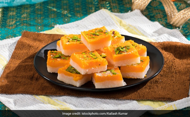Diwali 2020: This 5-Ingredient Coconut Barfi Uses No Ghee, Chashni Or Khoya! (Recipe Video Inside) Diwali 2020: This 5-Ingredient Coconut Barfi Uses No Ghee, Chashni Or Khoya! (Recipe Video Inside)